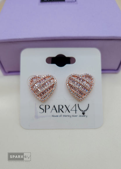 DIAMOND HEART STUD EARRINGS