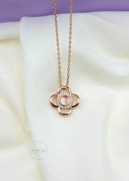 ROSE CLOVER NECKLACE