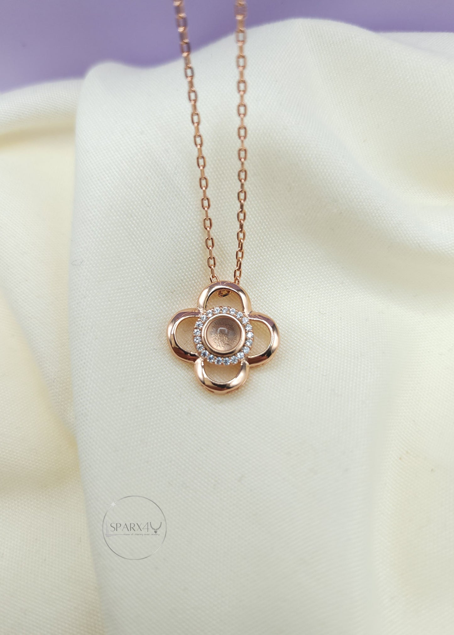 ROSE CLOVER NECKLACE