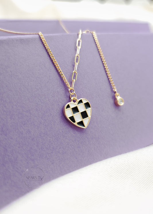 PATTERNED LOVE NECKLACE