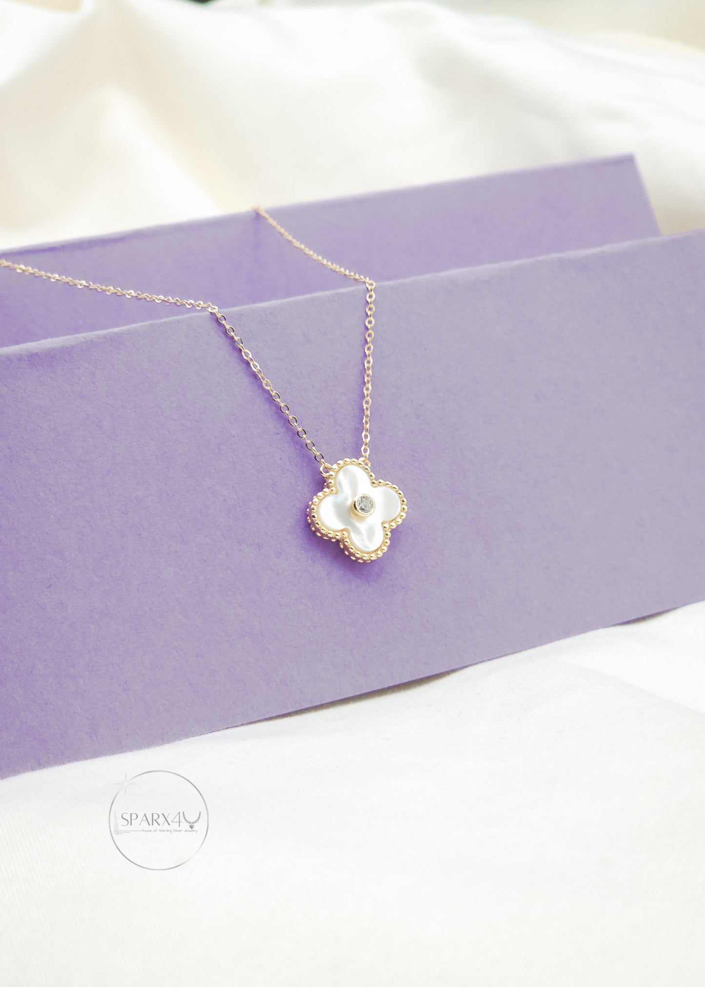 LUCKY CLOVER MOTHER OF PEARL NECKLACE