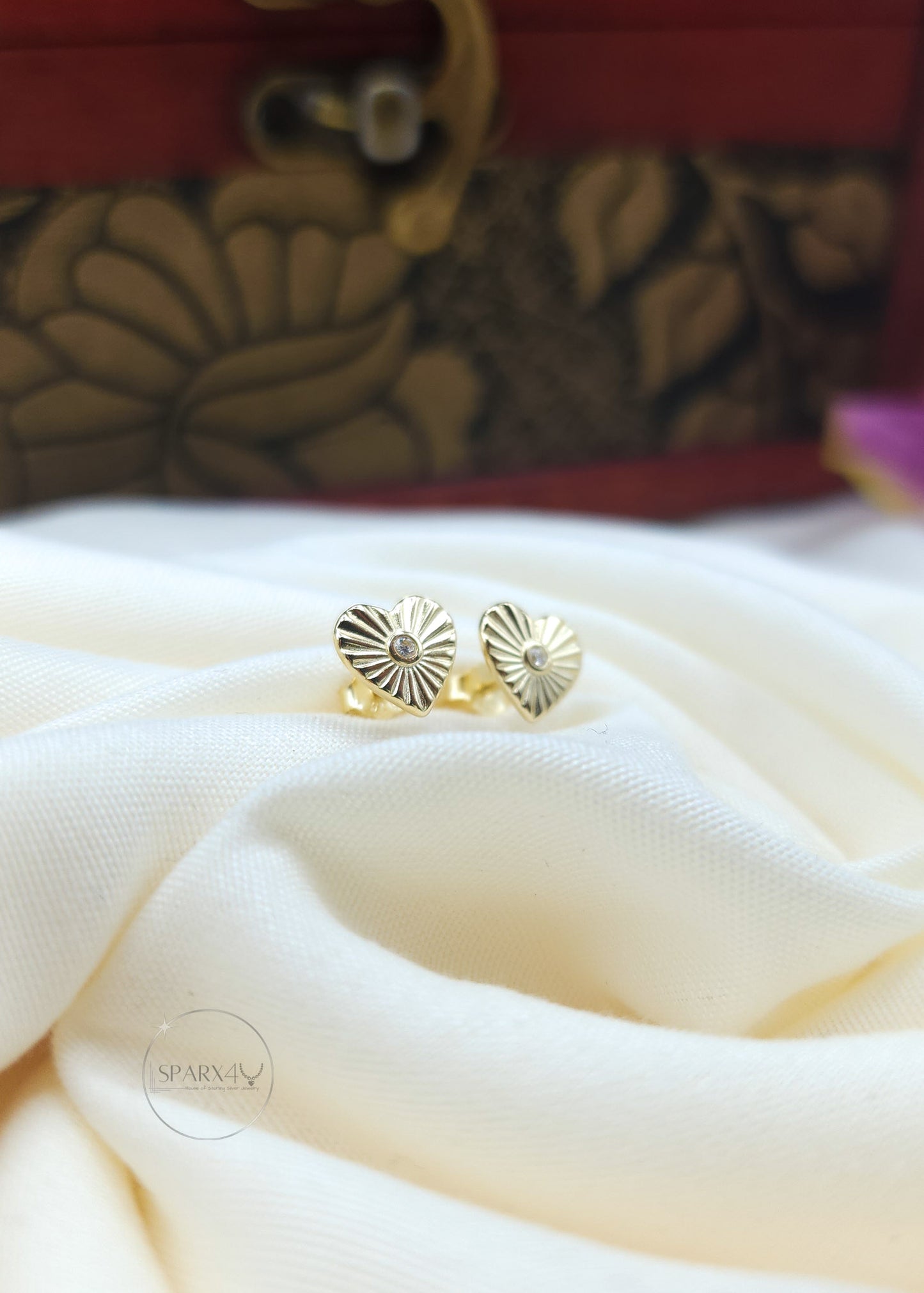 SHIMMERING HEART STUD EARRING