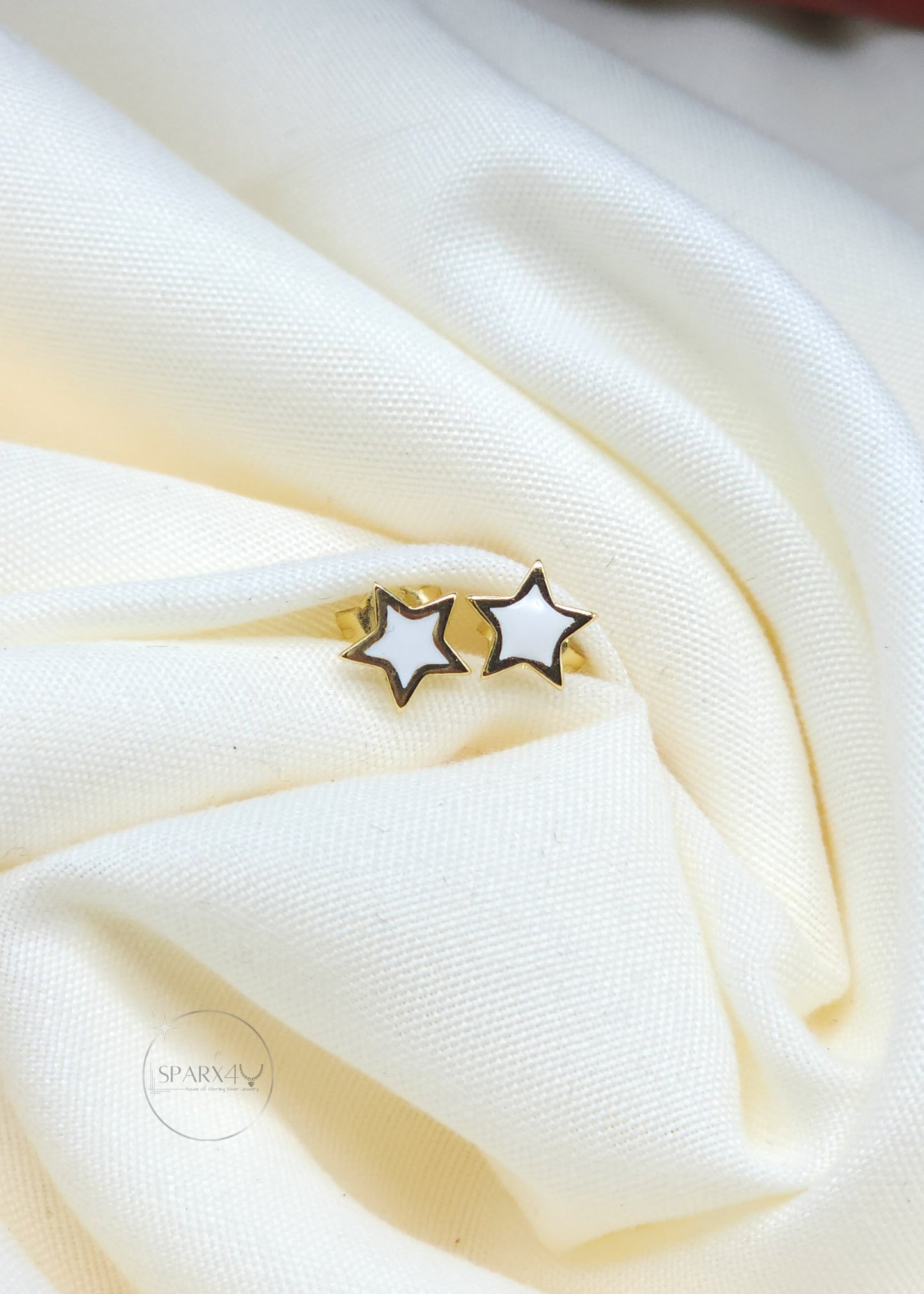 GOLDEN STAR STUD EARRING