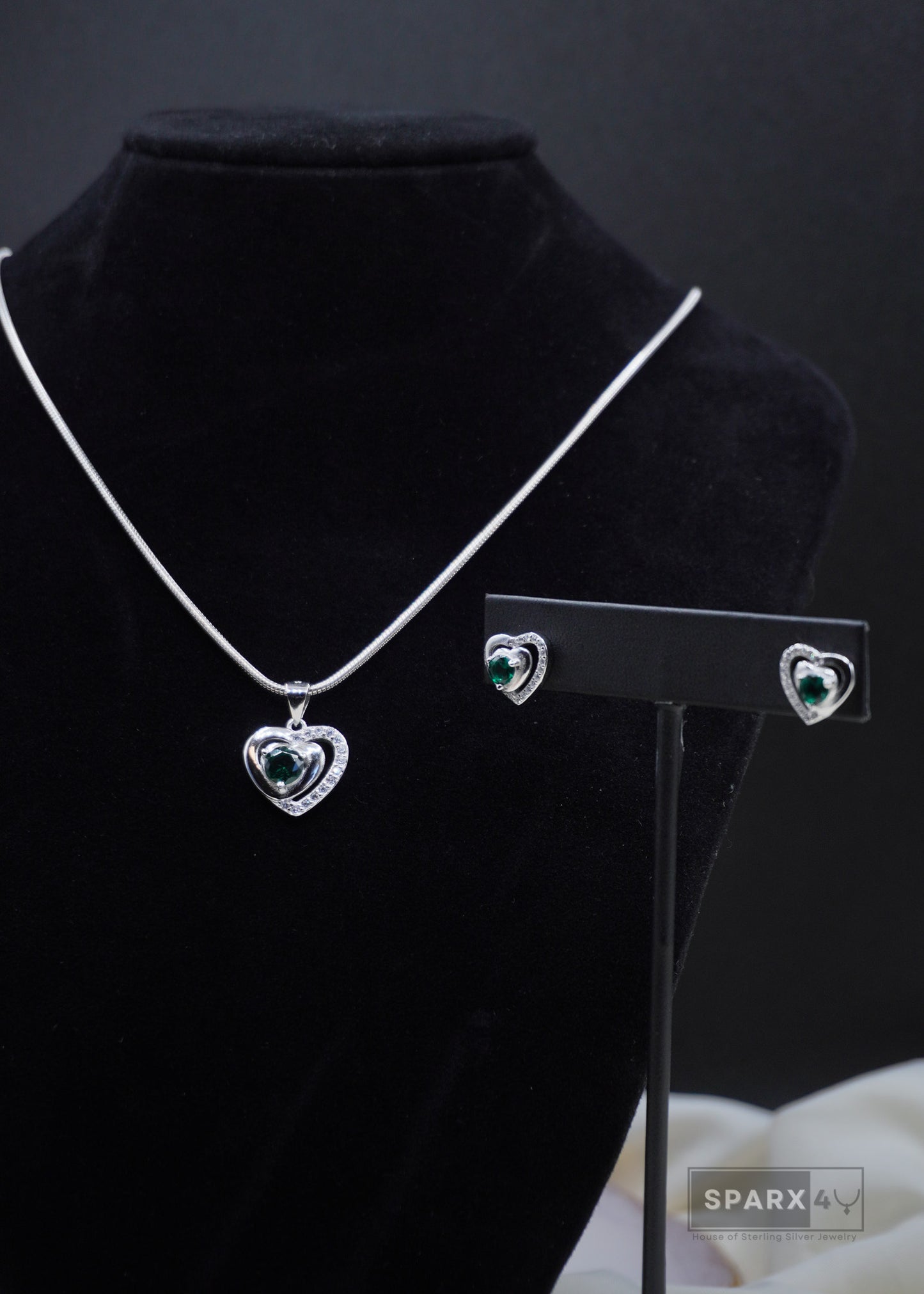 EMARALD HEART PENDANT SET