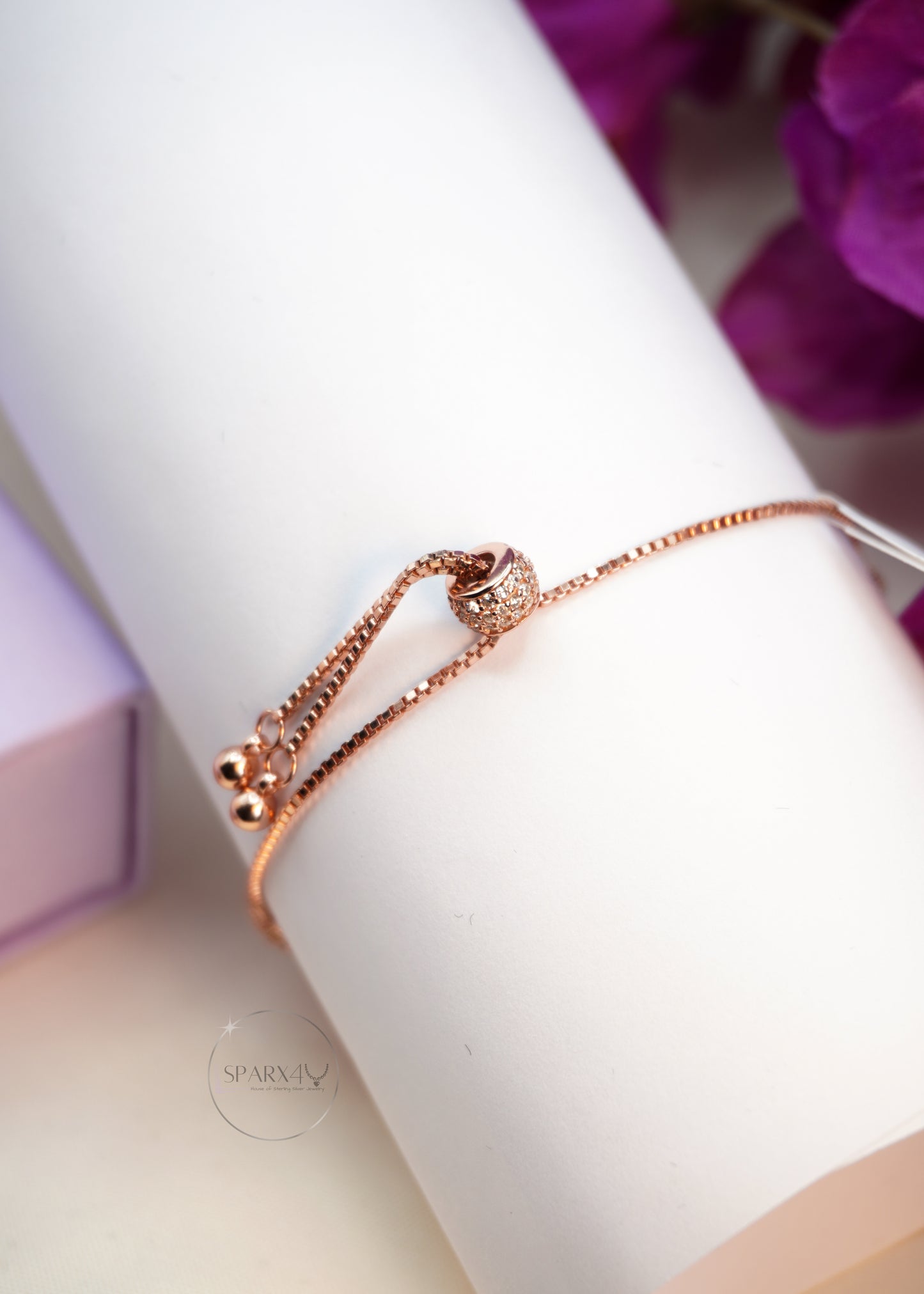 ELEGANT ROSE LOOP BRACELET