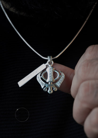 MEDIUM KHANDA PENDANT