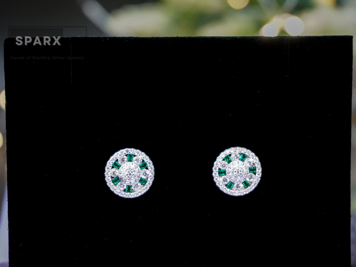 EMERALD GREEN ROUND STUD